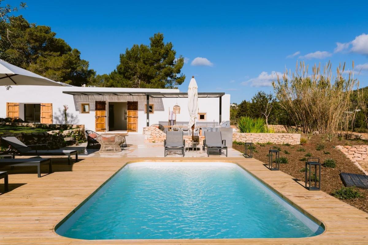 Es Pujolet Renovada 100 Porcien Un Refugio De Paz En El Corazon De Ibiza Piscina Ac Diseno Tranquilidad El Verdadero Ibiza Sant Joan De Labritja